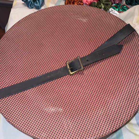 Vintage Cardboard Hatbox - Picture 4 of 4